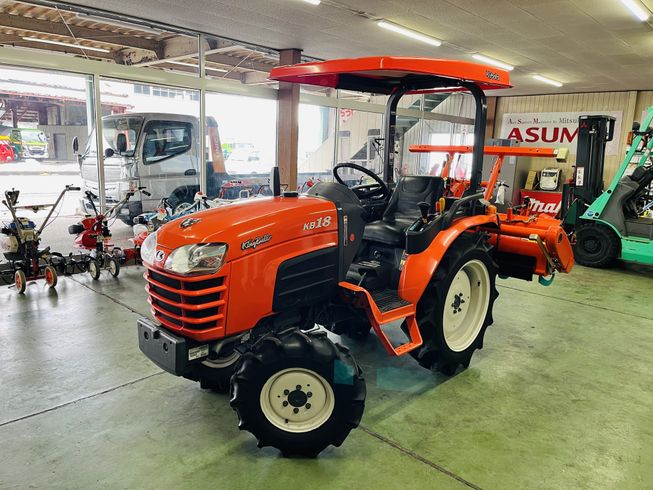 トラクター KB18(F) 写真２