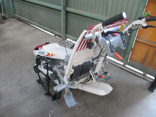 田植機 AP220 写真８