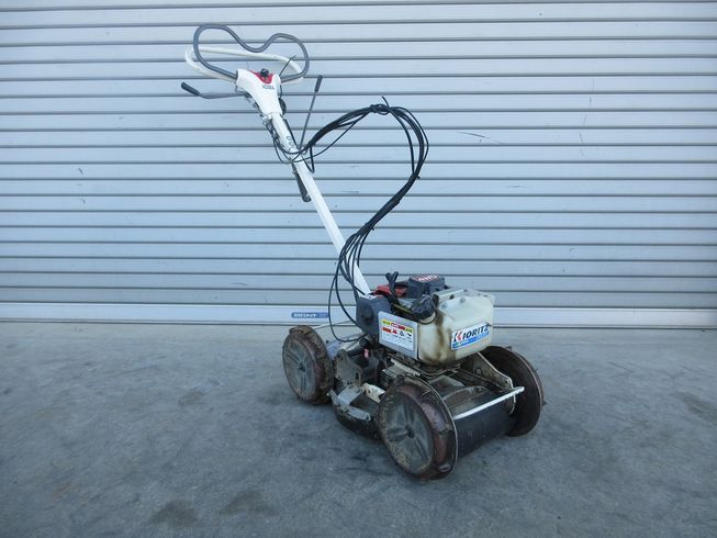 自走斜面草刈機 AZ300A 写真２