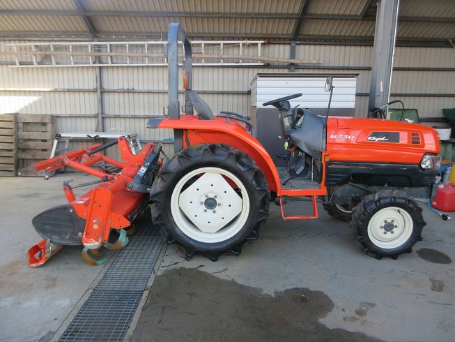 トラクター KL230 写真４