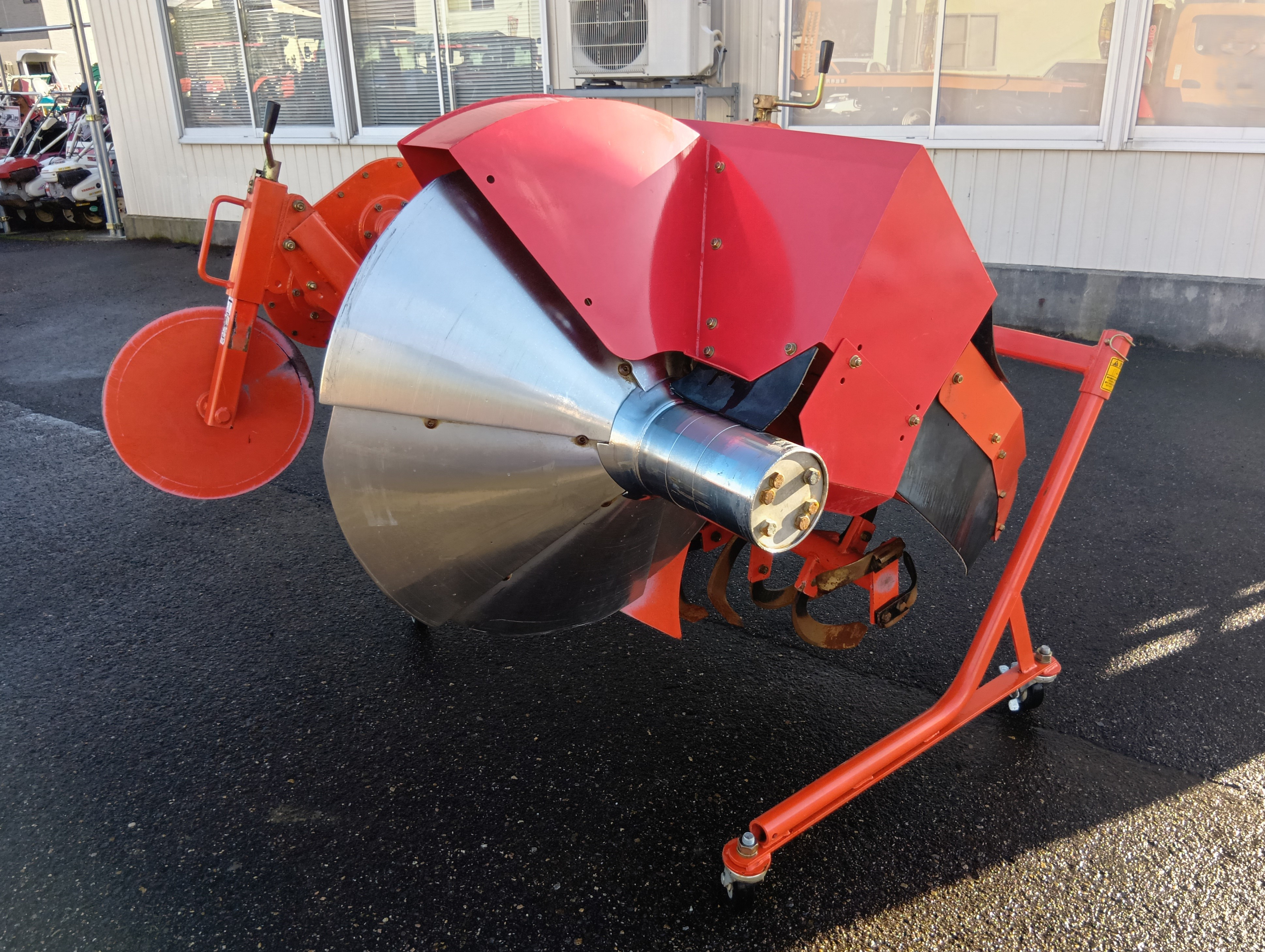 ニプロ 畦塗機 写真