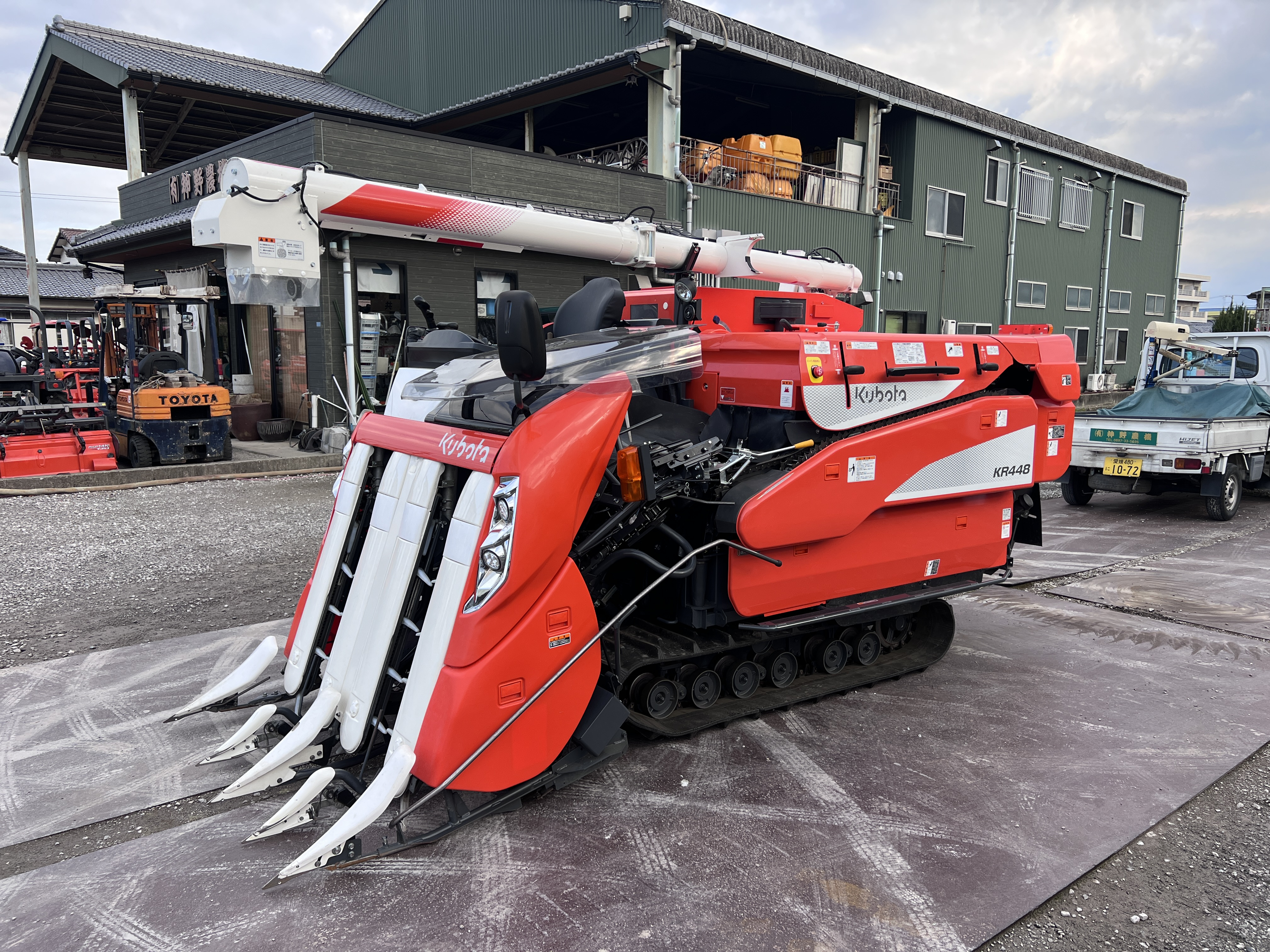 クボタ コンバイン 写真