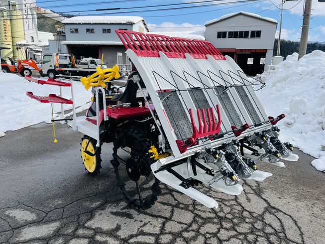 田植機 YR4J 写真３