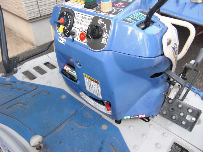 田植機 PQZ45-DULF　パワステ　枕地ならしロータ　施肥機付 写真５