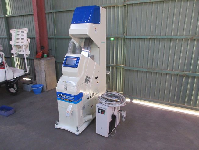 色彩選別機 FGS-1000S 写真３