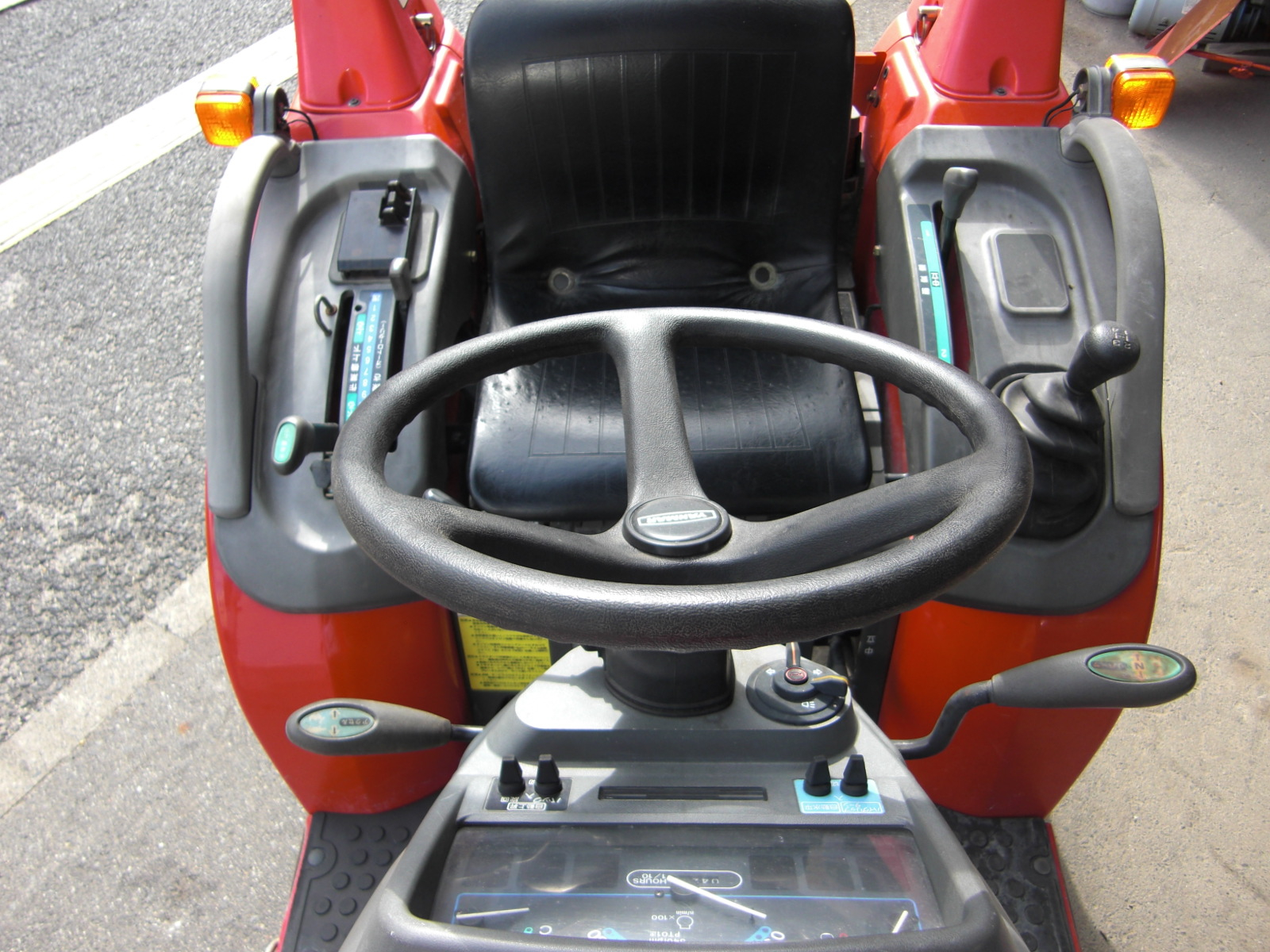 トラクター AF150-VBUS3 写真２