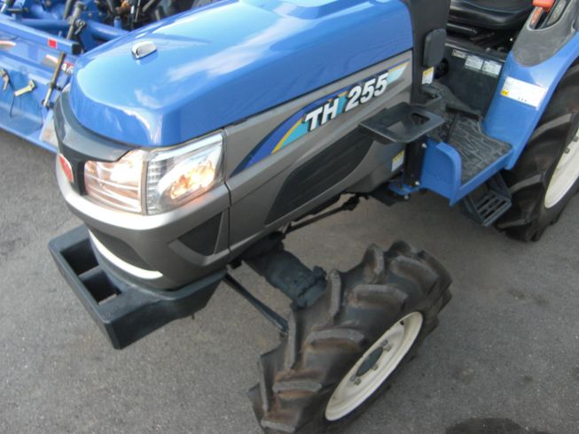 トラクター TH255-QA15D　IQターン　サンバイザー付 写真２