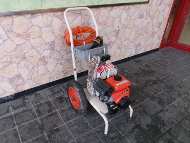 丸山 剪定はさみ付きコンプレッサー 写真