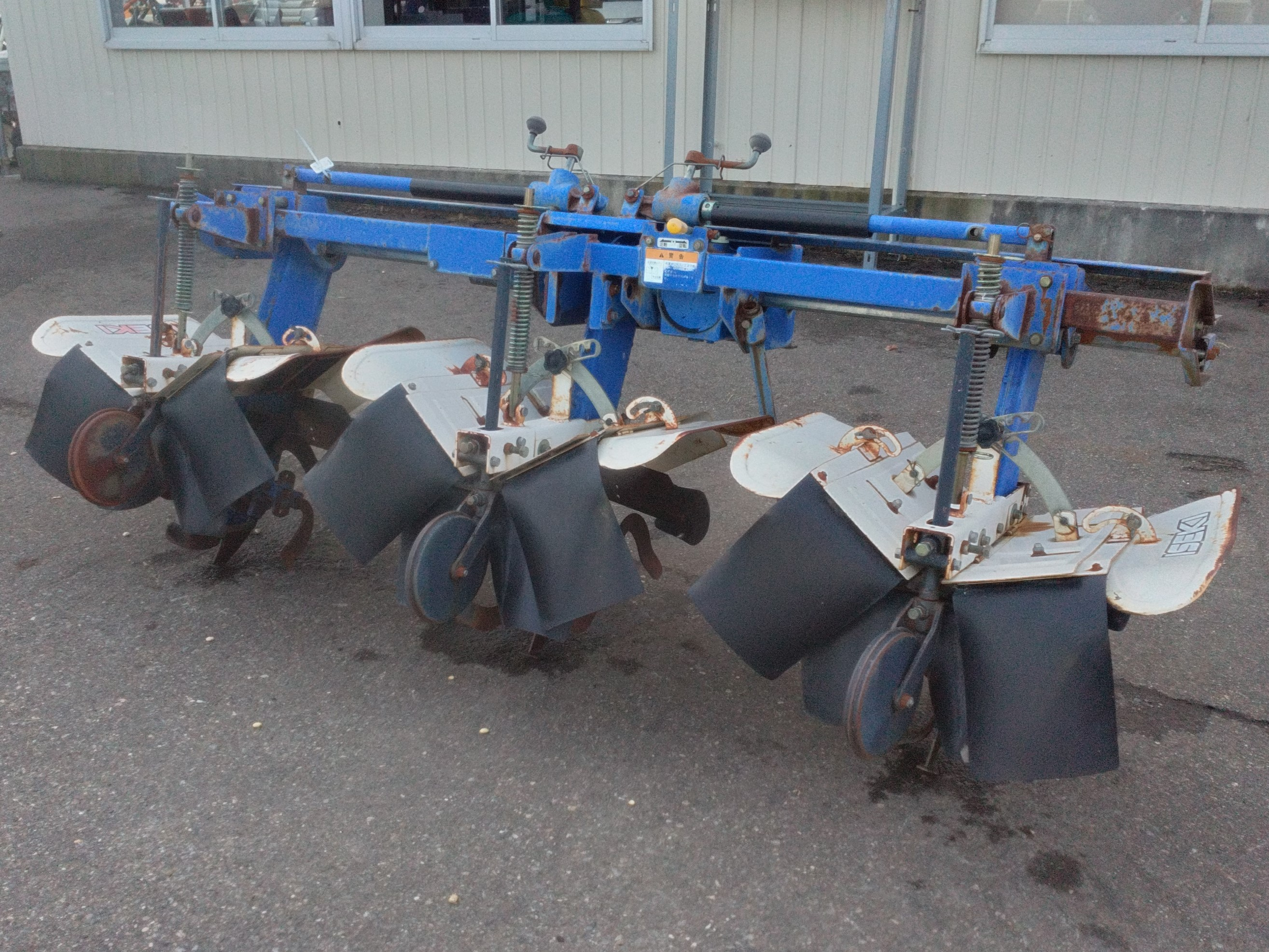 イセキ ロータリーカルチ 写真