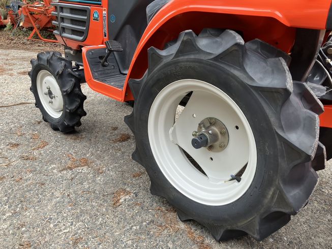 トラクター B72 写真11