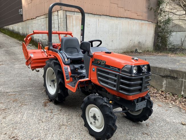 トラクター B72 写真２