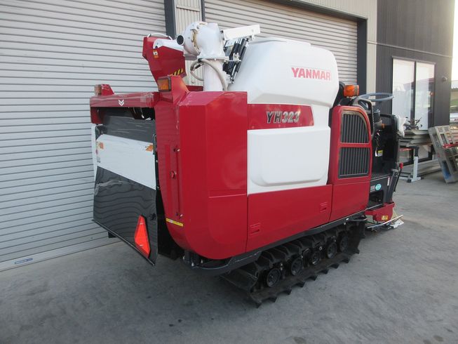 コンバイン YH323 写真５