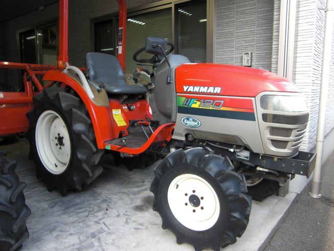 中古トラクターヤンマーAF120-VPUS5 20馬力フル装備人気のヤンマー
