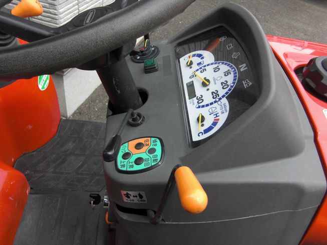 トラクター EF116-VUKS3　小型フル装備 写真６