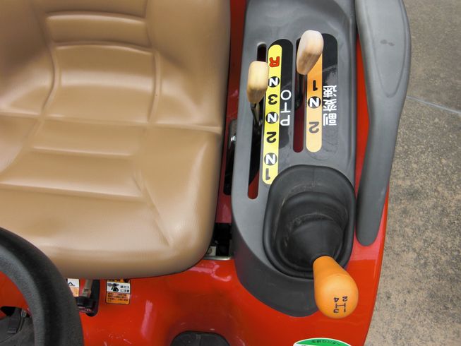 トラクター EF116-VUKS3　小型フル装備 写真５