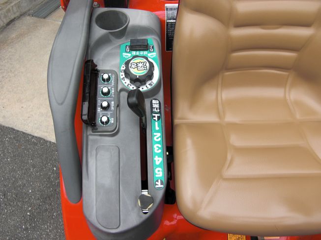 トラクター EF116-VUKS3　小型フル装備 写真４