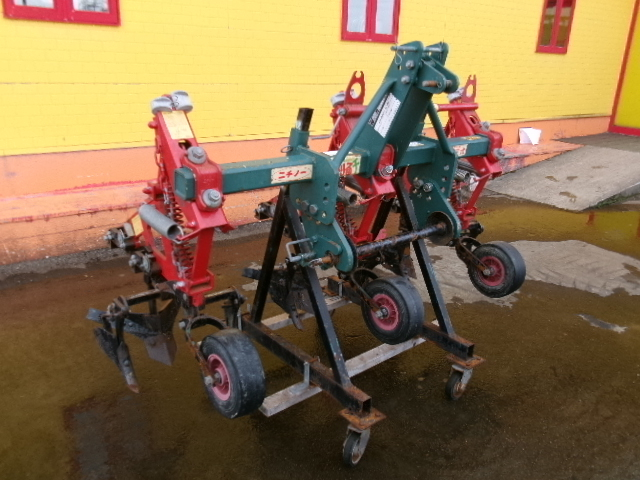 日農機工 カルチベーター 写真