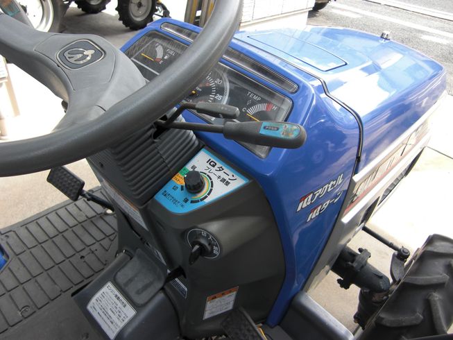トラクター TH22-QA4VD　IQターンらくらく作業！ 写真６