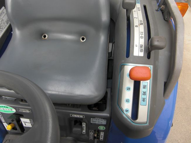 トラクター TH22-QA4VD　IQターンらくらく作業！ 写真４