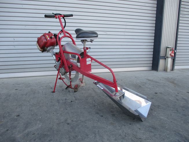 溝切機 MKF-A426 写真３