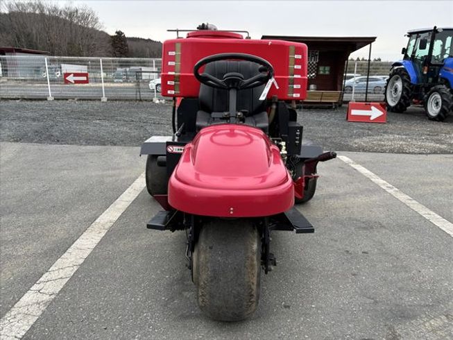 乗用噴霧機 GI64 写真５