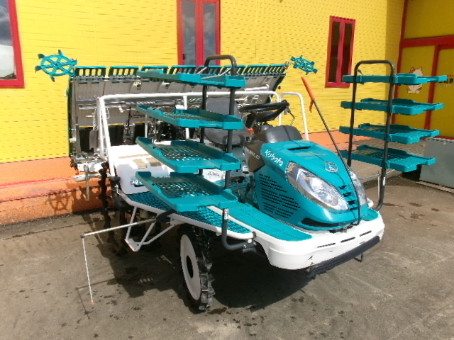 クボタ 田植機 写真