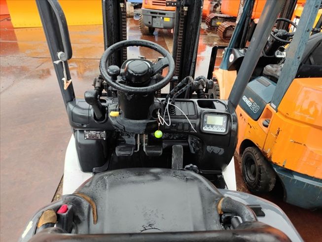 フォークリフト FD25T5 写真４