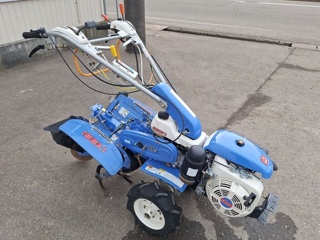 イセキ 耕運機 写真