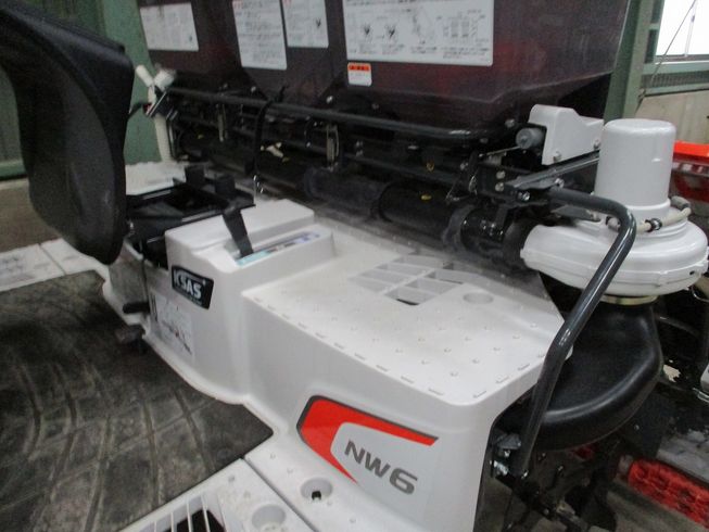 田植機 NW6-F 写真７