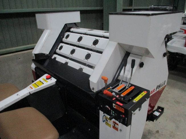 乗用型にんにく植付機 PH4R 写真11