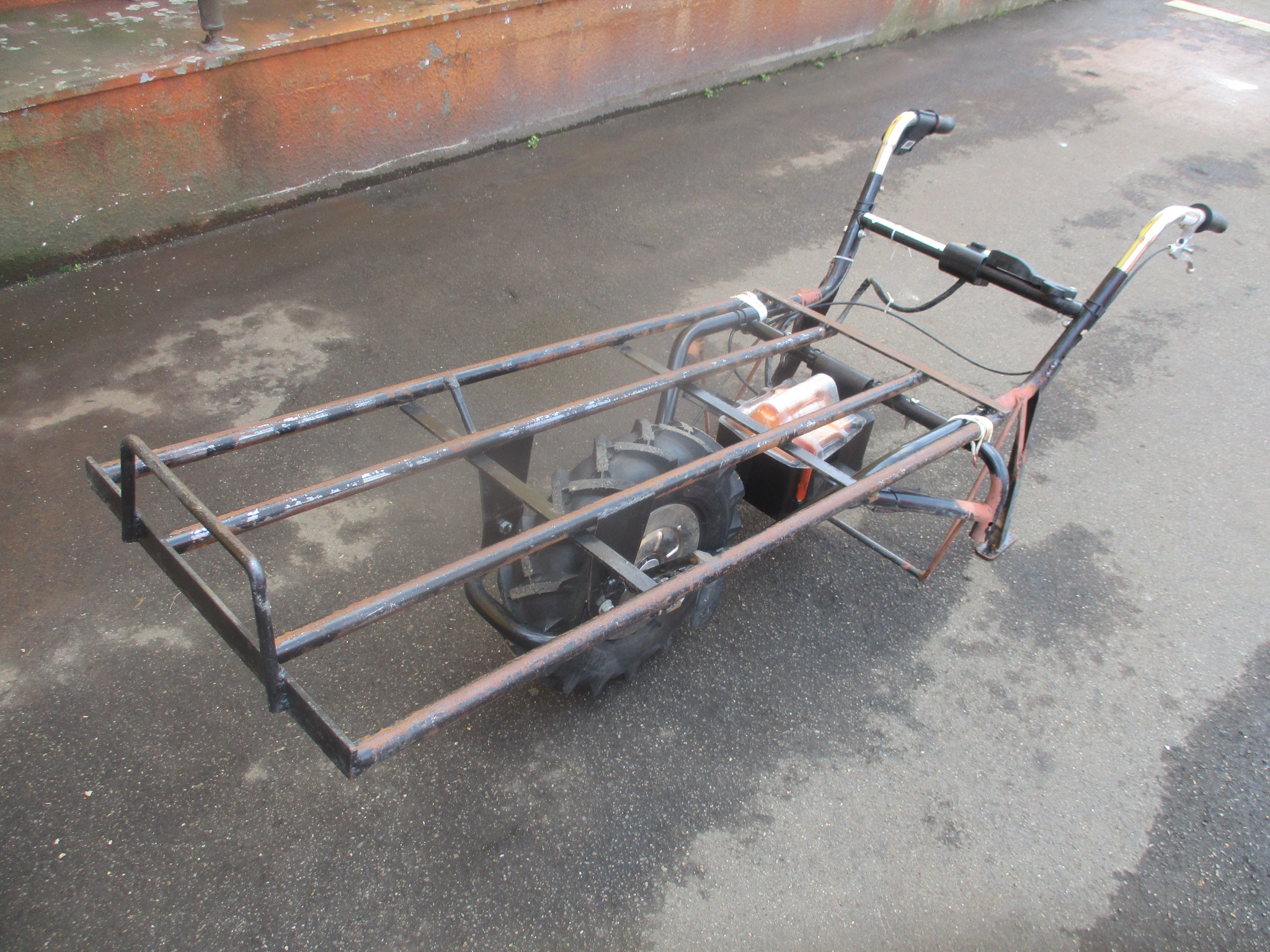 不明 運搬車 写真