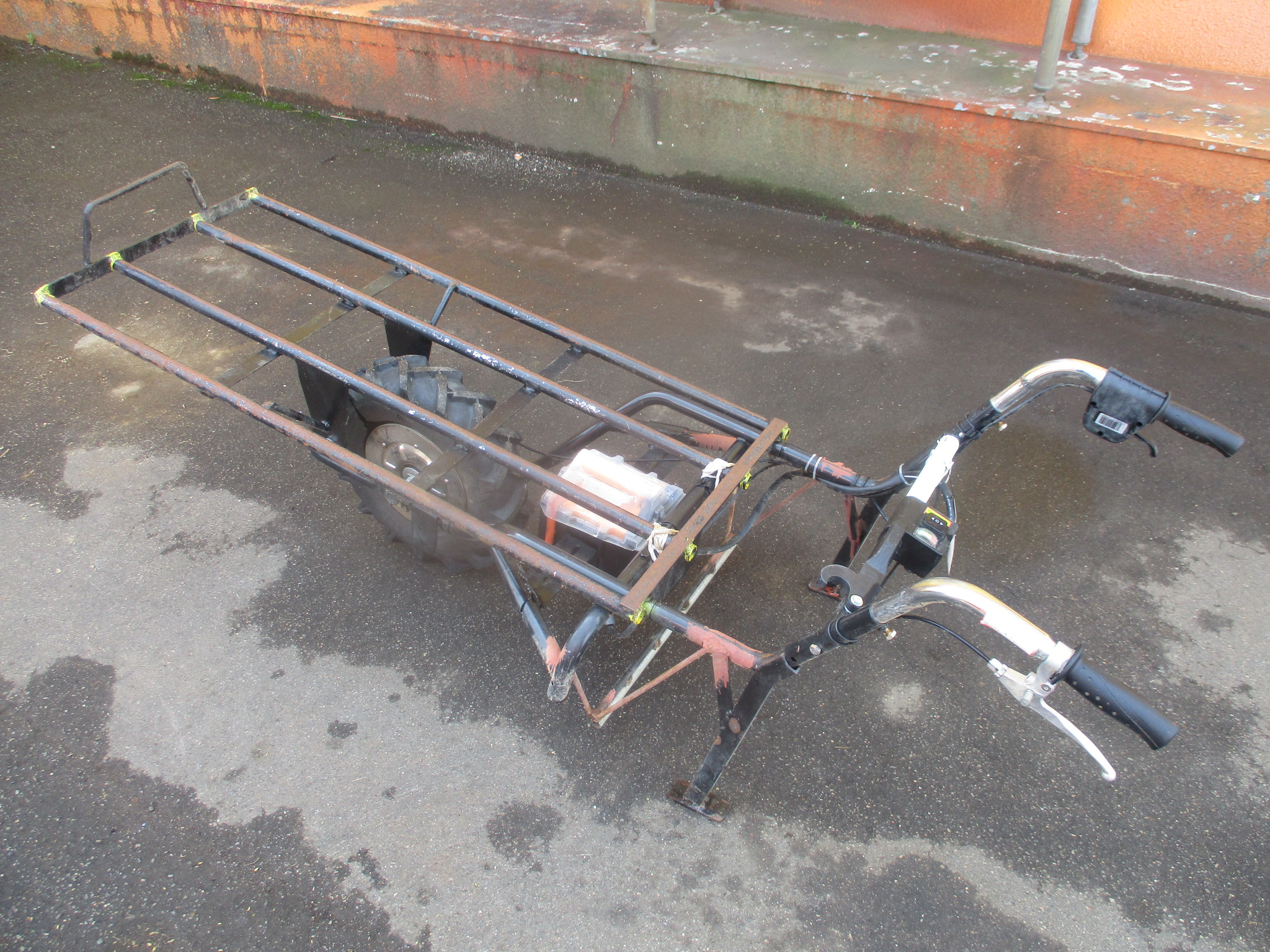 不明 運搬車 写真