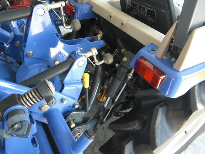 トラクター TH193-QA14VD　　IQターンハンドル切るだけ　簡単作業！ 写真７