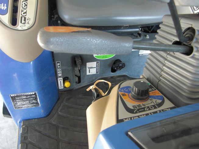 トラクター TH193-QA14VD　　IQターンハンドル切るだけ　簡単作業！ 写真５