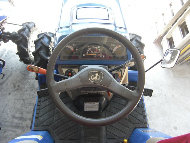 トラクター TH193-QA14VD　　IQターンハンドル切るだけ　簡単作業！ 写真２