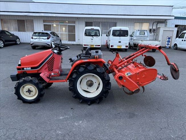 トラクター B52 写真４