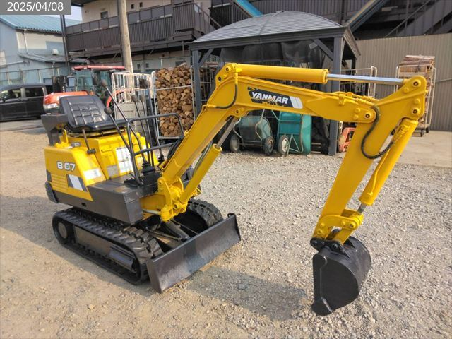 ヤンマー ミニユンボ 写真