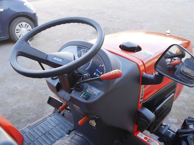 トラクター KB165 写真５