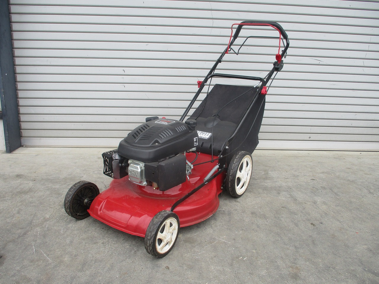 HOMEOWN 芝刈り機 写真