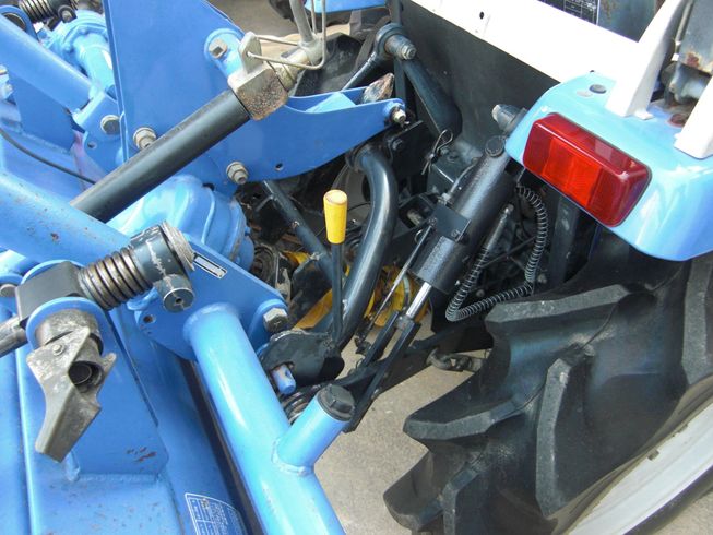 トラクター TH213-BA4VD 　クイックヒッチ仕様 写真７