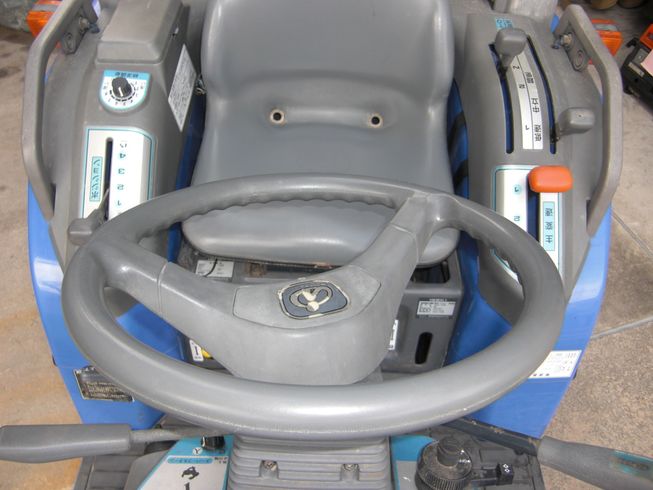 トラクター TH18-BA3V　小型フル装備 写真２