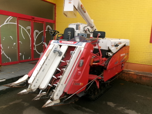 ヤンマー コンバイン 写真