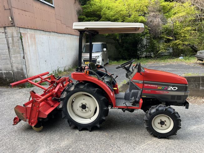 トラクター MTZ20 写真４