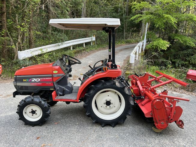 トラクター MTZ20 写真３