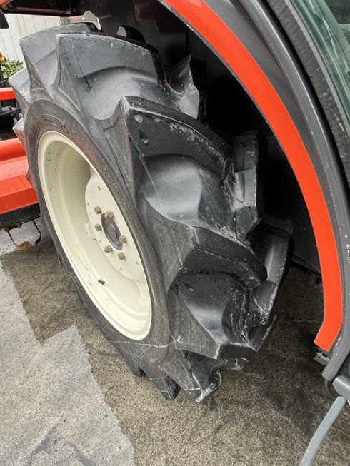 トラクター L270DFQBMARF6大排気量1647CC 写真５