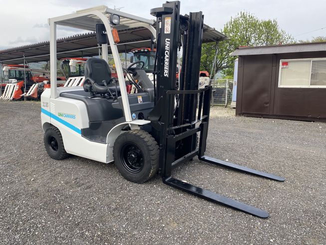 フォークリフト FD25C3Z 写真２