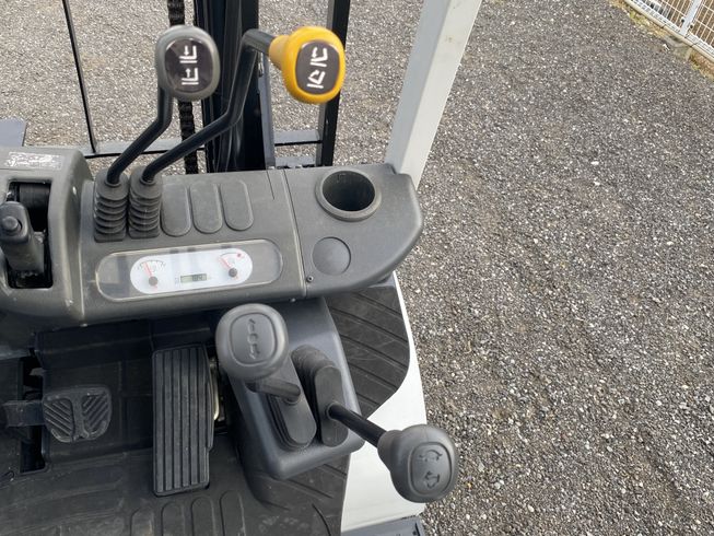 フォークリフト FD25C3Z 写真10