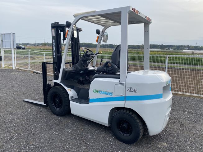 フォークリフト FD25C3Z 写真３