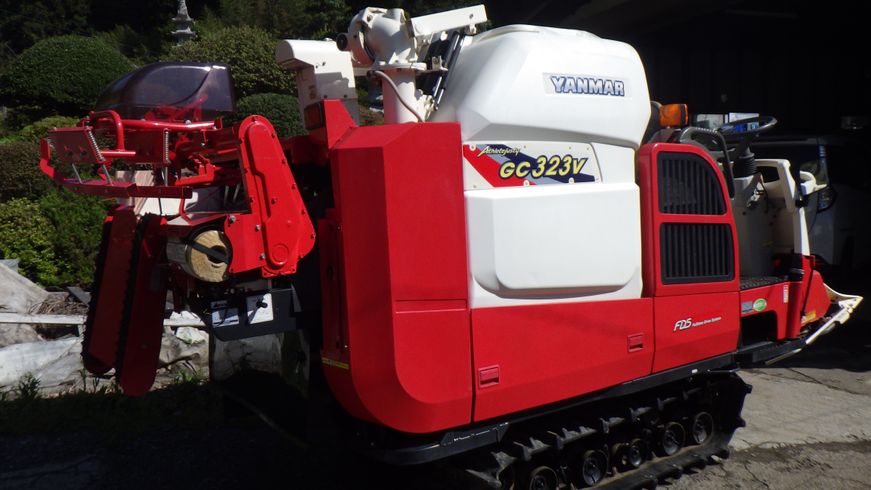 コンバイン GC323V 写真２