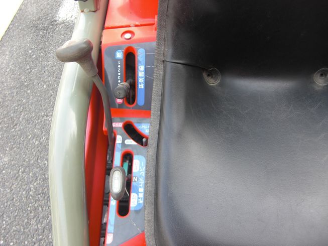 トラクター AC-10　アグリカフルクローラトラクタ 写真９